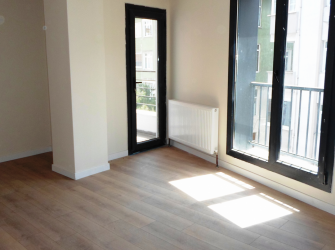 Güngören Güneştepe'de 2,Kat Sıfır Çift Balkonlu 2+1 Köşe Daire 85 m2