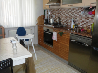 Bahçelievler Soğanlı Meydan 15 Yıllık 1,Kat Asansörlü 2+1Kredili 85 m2
