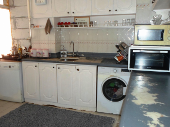 Bahçelievler Camlıkahve 2,Kat Asansörlü 3+1Kredili 140 m2 Balkonlu 