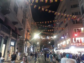 Beyoğlu Şişhane Metrosuna ve İstiklal Caddesine Yakın 3+1İskanlı Daire