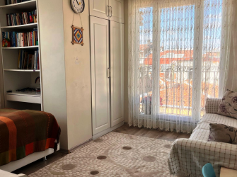 Bahçelievler Soğanlı Meydan 2+1 Asansörlü 8 Yıllık  100 m2 Dubleks