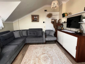 Bahçelievler Soğanlı Meydan 2+1 Asansörlü 8 Yıllık  100 m2 Dubleks