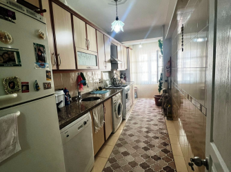 Güngören Güneştepe 14 Yıllık Bina 2,Kat Kredili 100 m2 Geniş 2+1 Daire