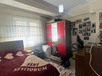 Güngören Güneştepe 14 Yıllık Bina 2,Kat Kredili 100 m2 Geniş 2+1 Daire