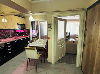 Güngören İnönü Cd'sinde 1,Kat Ön Cephe 3+1 Kredili 120 m2 Balkonlu