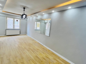 Bagcılar  Yıldıztepe'de 4,Kat Arsa Tapulu 3+1 İçi Yapılı 120 m2 Daire