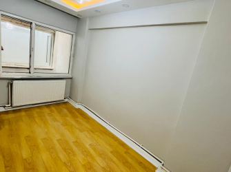 Bagcılar  Yıldıztepe'de 4,Kat Arsa Tapulu 3+1 İçi Yapılı 120 m2 Daire