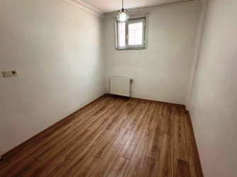 Güngören Güneştepe'de 1+1 Ön Cephe 70 m2 A.Mutfaklı Bahçe Katı