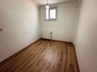 Güngören Güneştepe'de 1+1 Ön Cephe 70 m2 A.Mutfaklı Bahçe Katı
