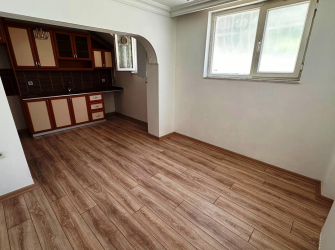 Güngören Güneştepe'de 1+1 Ön Cephe 70 m2 A.Mutfaklı Bahçe Katı