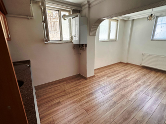 Güngören Güneştepe'de 1+1 Ön Cephe 70 m2 A.Mutfaklı Bahçe Katı
