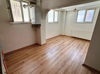 Güngören Güneştepe'de 1+1 Ön Cephe 70 m2 A.Mutfaklı Bahçe Katı