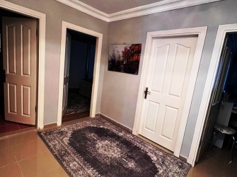 Güngören Tramvaya Yakın 1,Kat Asansörlü 3+1E.Banyolu 130 m2 İskanlı