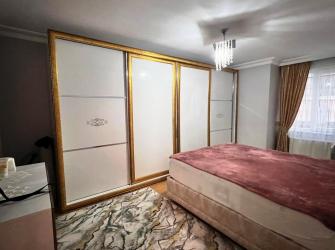Güngören Tramvaya Yakın 1,Kat Asansörlü 3+1E.Banyolu 130 m2 İskanlı