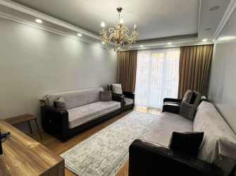 Güngören Tramvaya Yakın 1,Kat Asansörlü 3+1E.Banyolu 130 m2 İskanlı