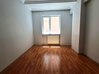 Güngören Güneştepe'de 1,Kat 2008 Yapımı 2+1 Kat Mülkiyetli 80 m2 Boş 