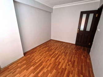 Güngören Güneştepe'de 1,Kat 2008 Yapımı 2+1 Kat Mülkiyetli 80 m2 Boş 