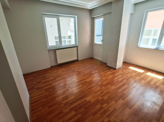 Güngören Güneştepe'de 1,Kat 2008 Yapımı 2+1 Kat Mülkiyetli 80 m2 Boş 