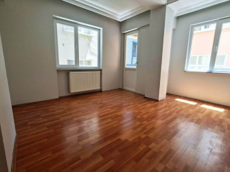 Güngören Güneştepe'de 1,Kat 2008 Yapımı 2+1 Kat Mülkiyetli 80 m2 Boş 