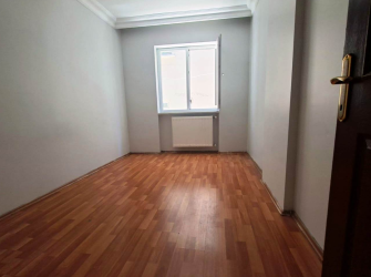 Güngören Güneştepe'de 1,Kat 2008 Yapımı 2+1 Kat Mülkiyetli 80 m2 Boş 