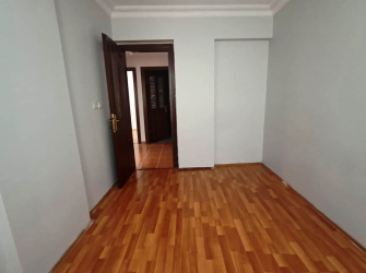 Güngören Güneştepe'de 1,Kat 2008 Yapımı 2+1 Kat Mülkiyetli 80 m2 Boş 