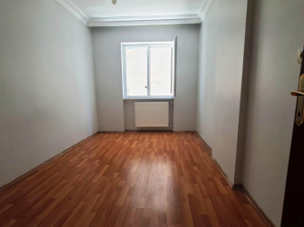 Güngören Güneştepe'de 1,Kat 2008 Yapımı 2+1 Kat Mülkiyetli 80 m2 Boş 