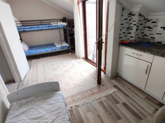 Bahçelievler Cumhuriyet'te 6 Yıllık Bina 170 m2 Çift Girişli 4+1 Dubleks