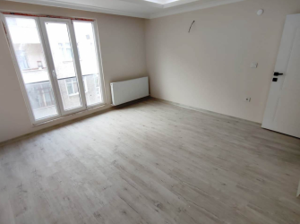 Bahçelievler Camlıkahve'de 4,Kat Asansörlü 2+1Kat Mülkiyetli 75 m2 