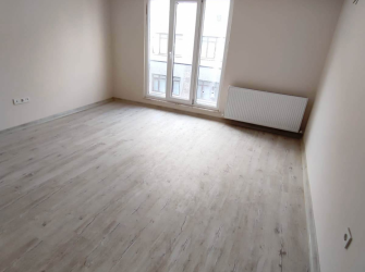 Bahçelievler Camlıkahve'de 4,Kat Asansörlü 2+1Kat Mülkiyetli 75 m2 