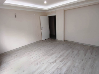 Bahçelievler Camlıkahve'de 4,Kat Asansörlü 2+1Kat Mülkiyetli 75 m2 