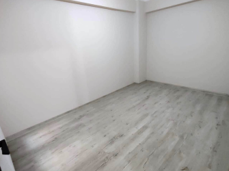 Bahçelievler Camlıkahve'de 4,Kat Asansörlü 2+1Kat Mülkiyetli 75 m2 