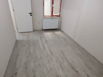 Bahçelievler Camlıkahve'de 4,Kat Asansörlü 2+1Kat Mülkiyetli 75 m2 