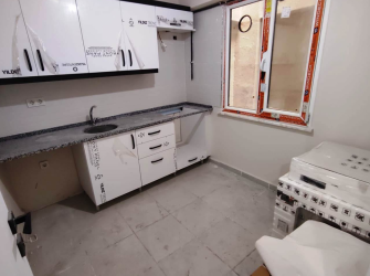 Bahçelievler Camlıkahve'de 4,Kat Asansörlü 2+1Kat Mülkiyetli 75 m2 