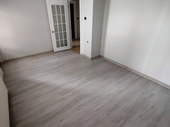 Güngören'de 18 Yıllık Bina Asansörlü 2+1 Geniş Bahçeli 90 m2 Bahçe Katı