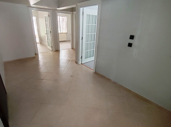 Güngören'de 18 Yıllık Bina Asansörlü 2+1 Geniş Bahçeli 90 m2 Bahçe Katı