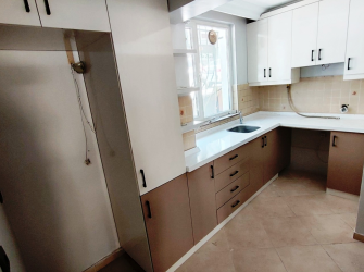 Güngören'de 18 Yıllık Bina Asansörlü 2+1 Geniş Bahçeli 90 m2 Bahçe Katı