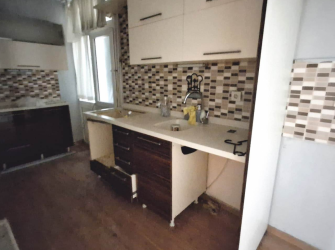 Bahçelievler Camlıkahve'de 2,Kat Balkonlu 3+1 Köşe 120 m2 Daire