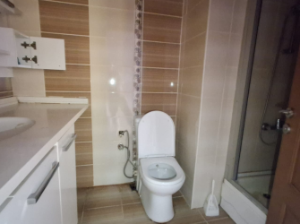 Bahçelievler Camlıkahve'de 2,Kat Balkonlu 3+1 Köşe 120 m2 Daire