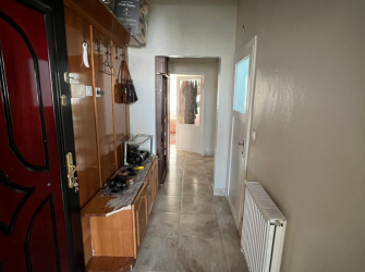 Güngören İnönü Cd'sinde 3,Kat Tramvaya Yakın 2+1 Balkonlu 90 m2 