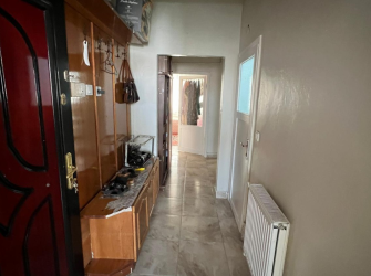 Güngören İnönü Cd'sinde 3,Kat Tramvaya Yakın 2+1 Balkonlu 90 m2 