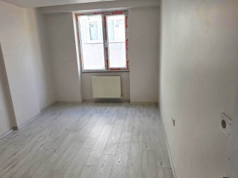 Güngören Merkez'de 180 m2 Alt Kat 2+1 Üst Kat 2+1 Asansörlü  Dubleks