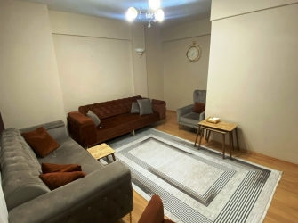 Güngören İnönü Cd'sinde 5,Kat Kredili 2+1 Köşe  90 m2 Balkonlu