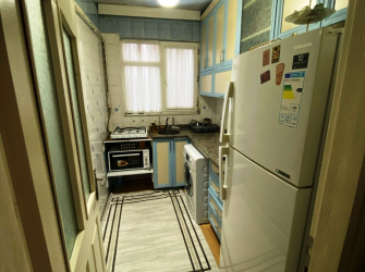Güngören İnönü Cd'sinde 5,Kat Kredili 2+1 Köşe  90 m2 Balkonlu