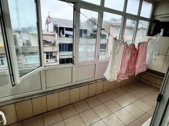Güngören İnönü Cd'sinde 5,Kat Kredili 2+1 Köşe  90 m2 Balkonlu