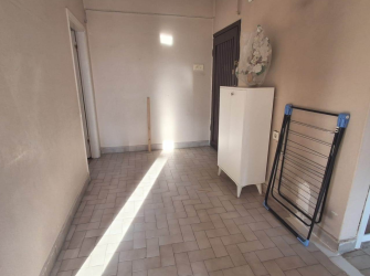 Güngören'de Tramvaya Yakın 4,Kat Kredili 2+1Ön Cephe 90 m2 Boş