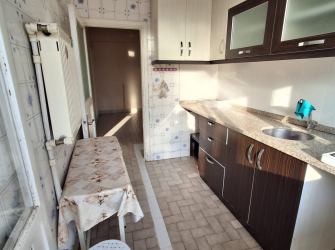 Güngören'de Tramvaya Yakın 4,Kat Kredili 2+1Ön Cephe 90 m2 Boş