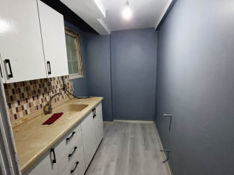 Güngören'de Tramvaya Yakın 2+1 Arsa Tapulu 70 m2 Balkonlu Bahçe Katı