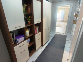 Güngören'de 1,Yıllık Tramvaya Yakın 100 m2 Asansörlü 2,Kat Balkonlu