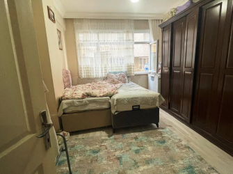 Güngören Posta Caddesinde 2+1 Kredili 100 m2 Balkonlu Yüksek Giriş
