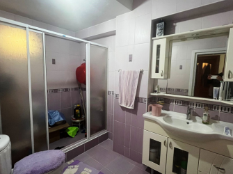 Güngören Güneştepe'de 2,Kat E.Banyolu 3+1 Ön Cephe  Tek Daireli